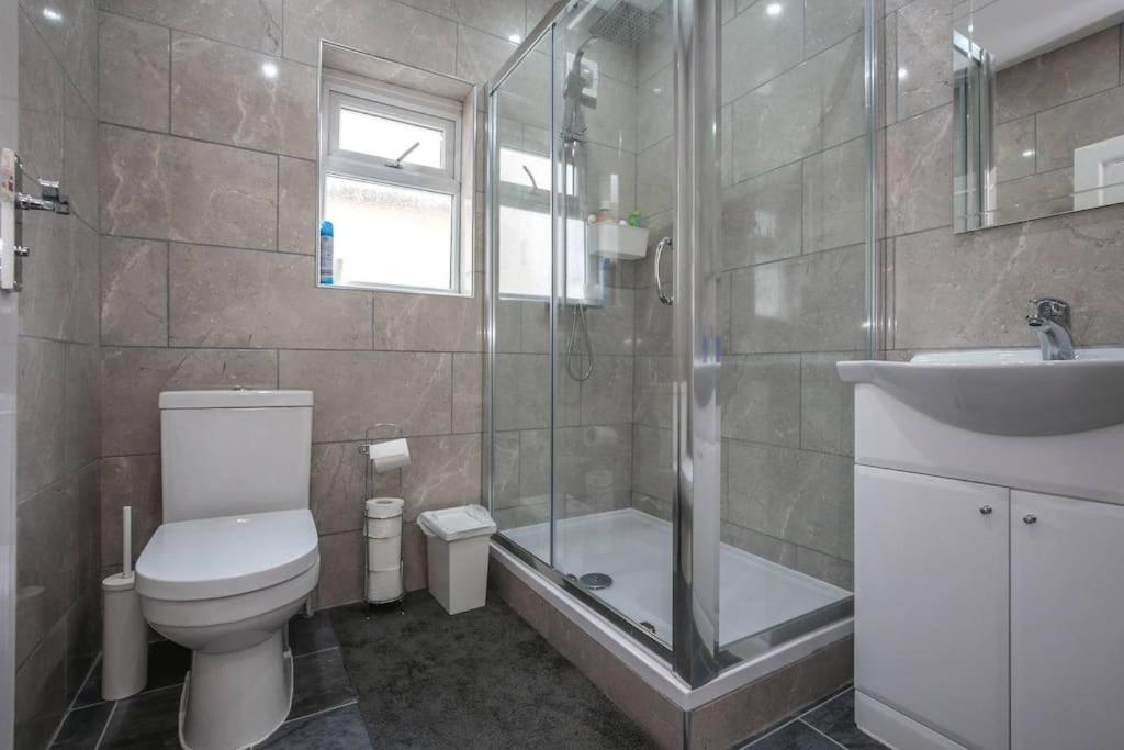Large Modern Apartment With Garden Sleeps 10 Guests Londyn Zewnętrze zdjęcie